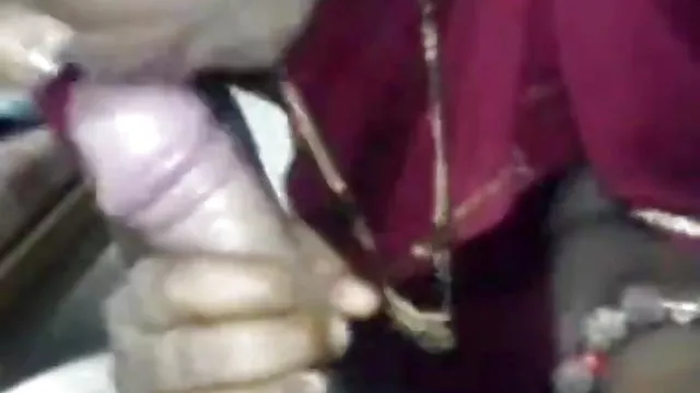 శృంగార ఆన్లైన్ నమోదు లేదు ఎరుపు చీర