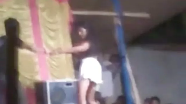 శృంగార ఆన్లైన్ నమోదు లేదు భారతీయ సెక్స్ గర్ల్ స్ట్రిప్ డాన్స్ షో లో