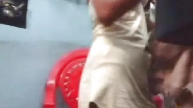 శృంగార ఆన్లైన్ నమోదు లేదు దేశీ సమాచారం జంట లో ఒక స్టోర్