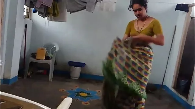 శృంగార ఆన్లైన్ నమోదు లేదు దేశీ వీడియో, రాగి చీర ధరిస్తుంది తర్వాత ఉక్కిరి బిక్కిరి చెయ్యి